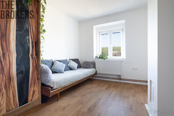 Prodej rodinného domu  4+1-170m2, garáž, pozemek 672m2 - 3