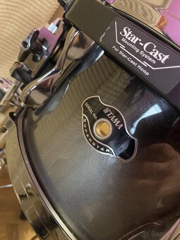 2x něco,do čeho se dá ještě slušně bušit + stojan - 3