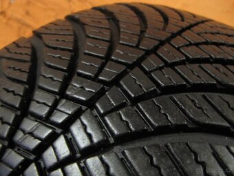 Pneu 205/55/17 Good Year Vector - 3