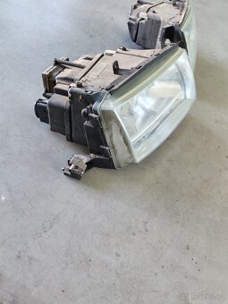 Octavia 1 světla xenon - 3
