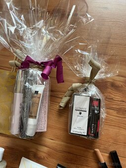 Avon velká sada. Hodnota 13 000,- - 3