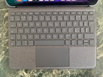 iPad 9. generace + Logitech Combo Touch - 3
