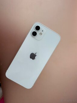 iPhone 12 128 GB bílý - 3