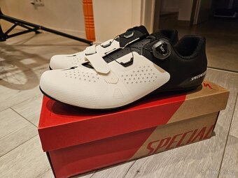 Nove silnicni tretry Specialized Torch 2.0 - vel.46 - 3