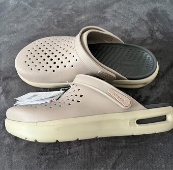 Pantofle CROCS - 3