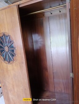 Starožitná šatní skříň - 3