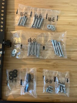 Držák TV GoGEN XL, pro úhlopříčky 37" až 70" - 3