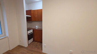 Dlouhodobý pronájem bytu 1+kk, Praha 9 - 3