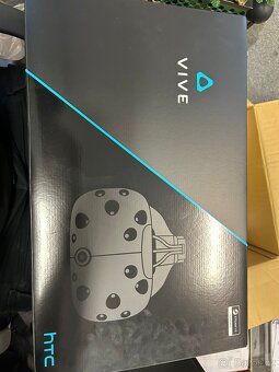 HTC Vive VR set - 3