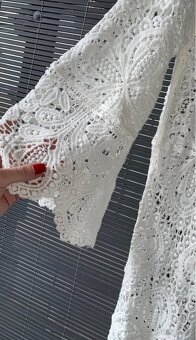 Bílý dámský pletený přehoz - 3