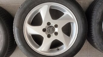 Litá kola Volvo 6,5Jx16x43 + letní pneu Michelin 205/55/R16 - 3