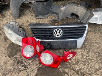 Volkswagen Passat B6 přední i zadní světla - 3