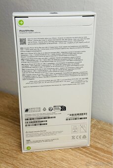iPhone 16 Pro Max - 256 / Black Titanium - 3