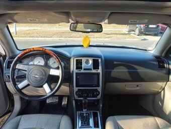 Chrysler 300C 3.0 crd r.v.2007 hezký elegantní vůz - 3