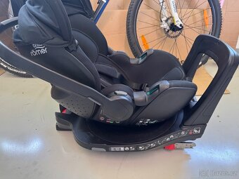 Britax Romer vajicko pro novorozenve + baze - 3