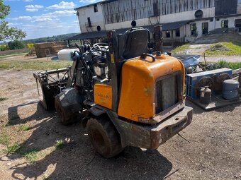 nakladač Giant 332SW - 3