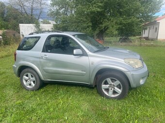 Toyota RAV4 2.0; r. 2004 - 3
