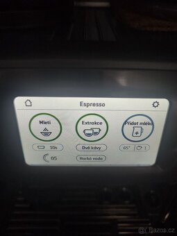 Plnoautomatický pákový kávovar SAGE Barista - 3