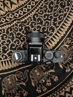 Yashica FR1 a objektiv 50mm f1.9 - 3