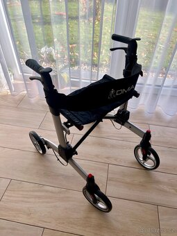 Čtyřkolové chodítko DMA skládací - 3