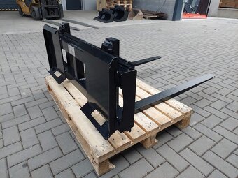 Paletizační vidle smykový nakladač CAT Bobcat a jiné skladem - 3
