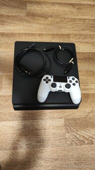 Sony Playstation 4 + zakřivený 27" monitor + hry - 3