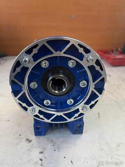 Šneková převodovka 80B14 převod 7,5:1 - 3