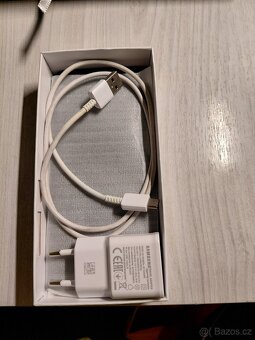 mobilní telefon - 3