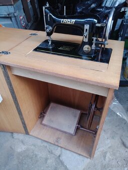 Šicí stroj Lada 77 - 3