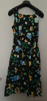 Krásné šaty velikost M - 3