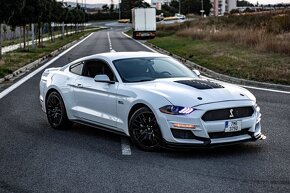 Ford Mustang GT 5,0L V8 - 3