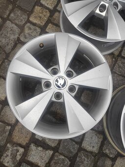 Prodam orig alu 16 škoda Octavia 3 Nanuq 5x112 5 - 3