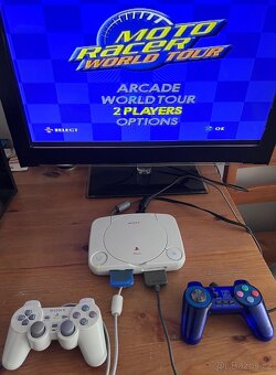 PS1 Slim v TOP stavu + hra Moto Racer a příslušenství - 3