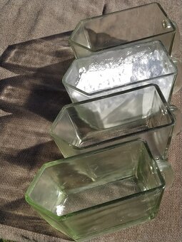 Prodám nepoškozené 4 skleněné obdélníkové nádoby s uchem - 3
