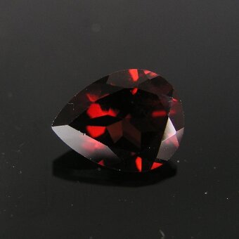 Granát-Mosambik-1,96 ct. - 3