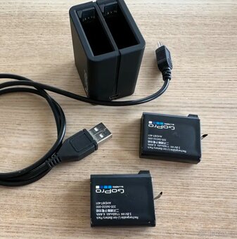 GoPro Dual Battery Charger HERO4 - 3