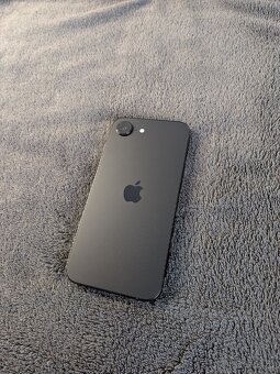 iPhone 16e 128GB černý - 3