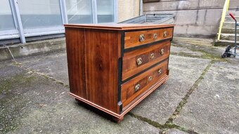 STAROŽITNÁ KOMODA- 19 STOL - 3