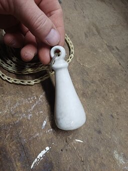 Staré porcelánové splachovátko - 3