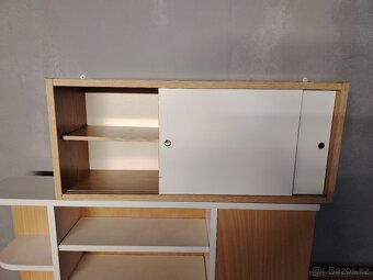 Poličky plus skříňka. - 3