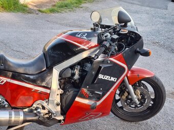 Suzuki GSX-R 1100 1986 - 3