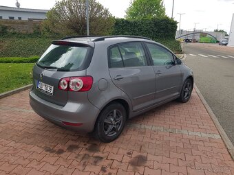 Volkswagen golf V plus facelift 1.6mpi 75kw rok 2009 - 3