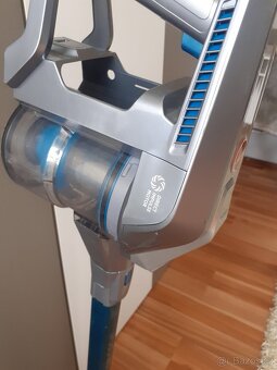 Tyčový vysavač Hoover na díly - 3
