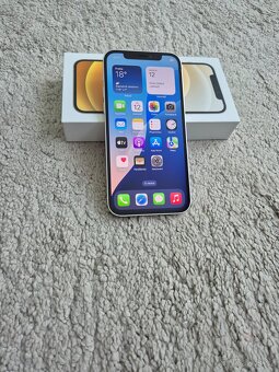 iPhone 12 64gb baterie 93% - 3