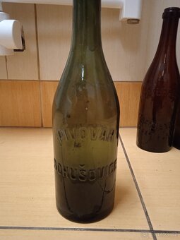 Staré lahve od piva. - 3