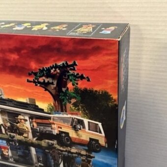 LEGO Stranger Things 75810 Upside Down - 3