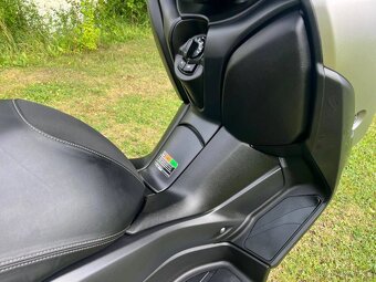 Yamaha X-Max 300 - 3
