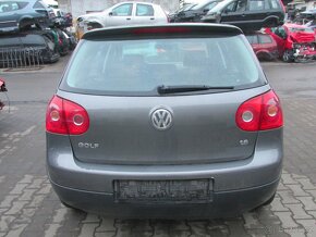 VW Golf 5 1,6i - 3