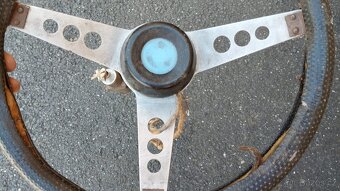 Volant rallye se spínačkou a tyčí - 3