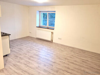 Pronájem bytu 1+kk, 32 m2, P10-Uhříněves, ul. Netluky, 2.NP, - 3